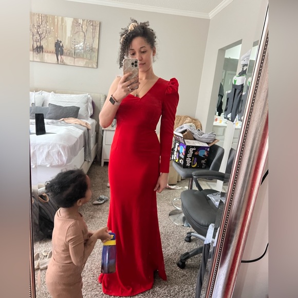 Red one sleeved dress. - Picture 5 of 5